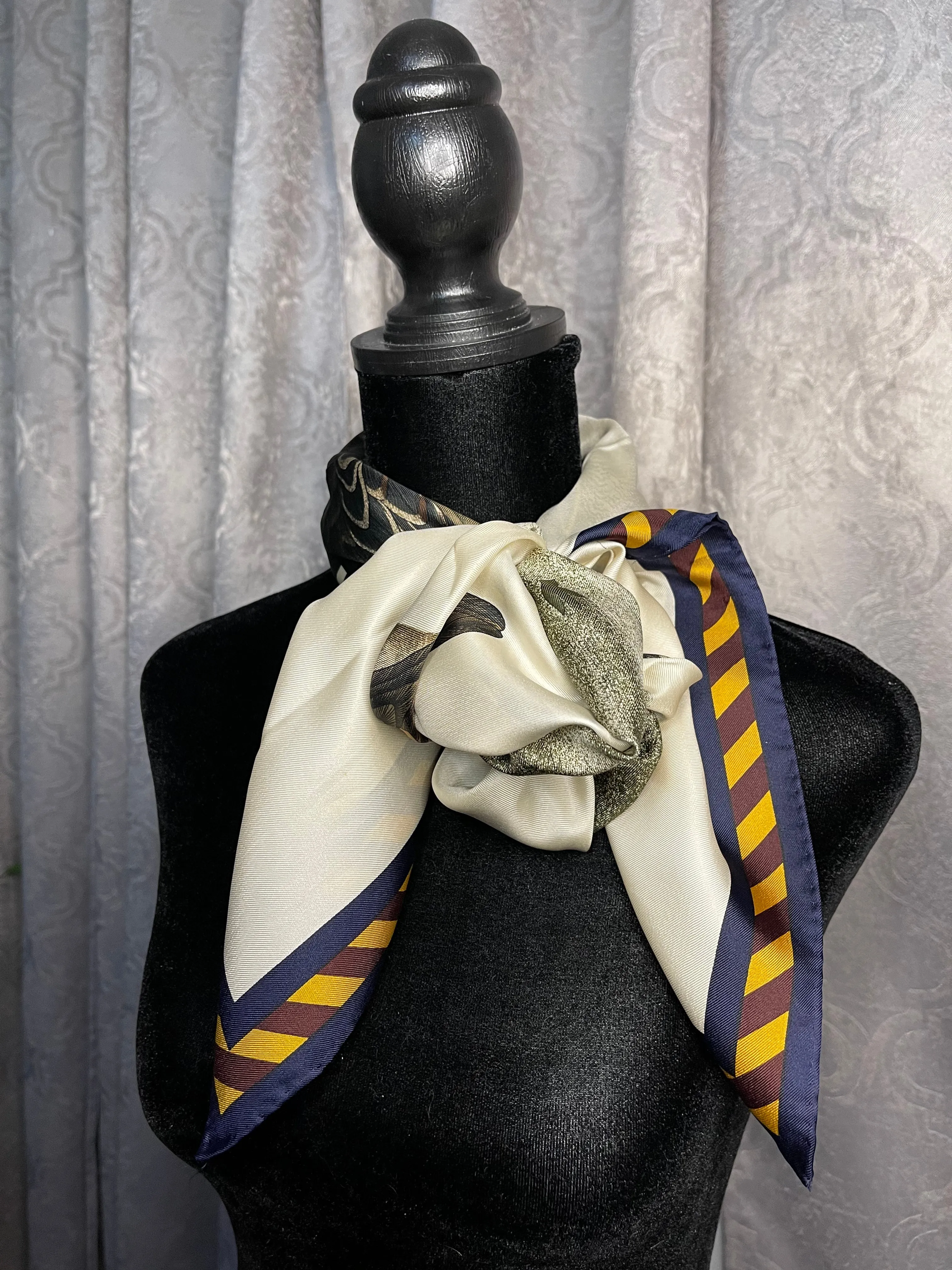 Designer Perry Ellis Duck silk scarf