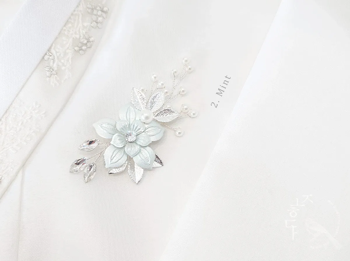 Elegant Double Flower Brooch (3 Colors)