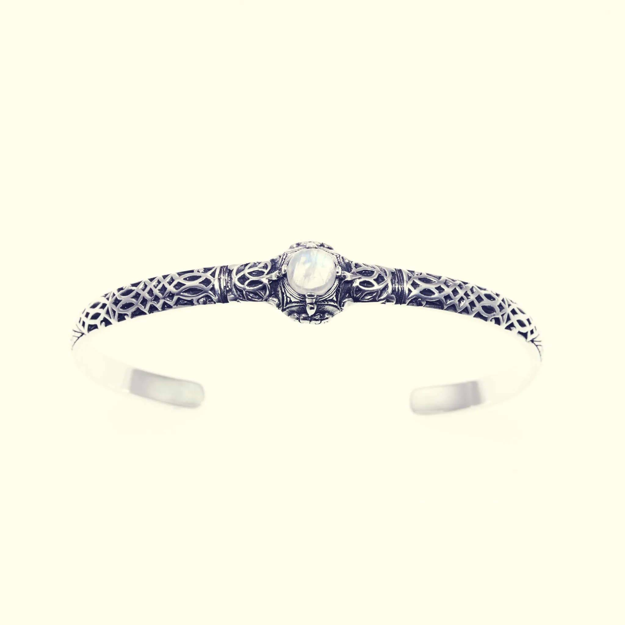 Islamic Round Bangle : S (Rainbow Moonstone)
