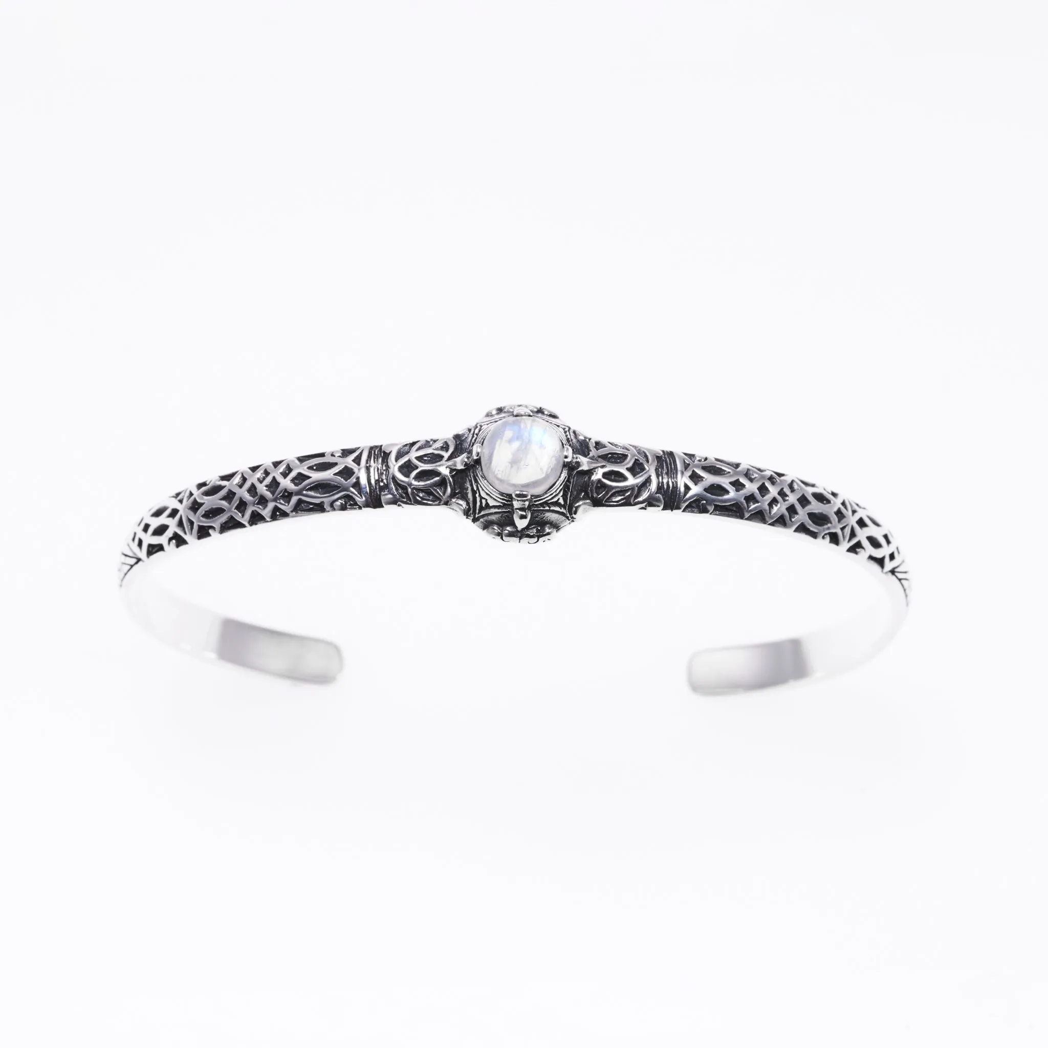 Islamic Round Bangle : S (Rainbow Moonstone)