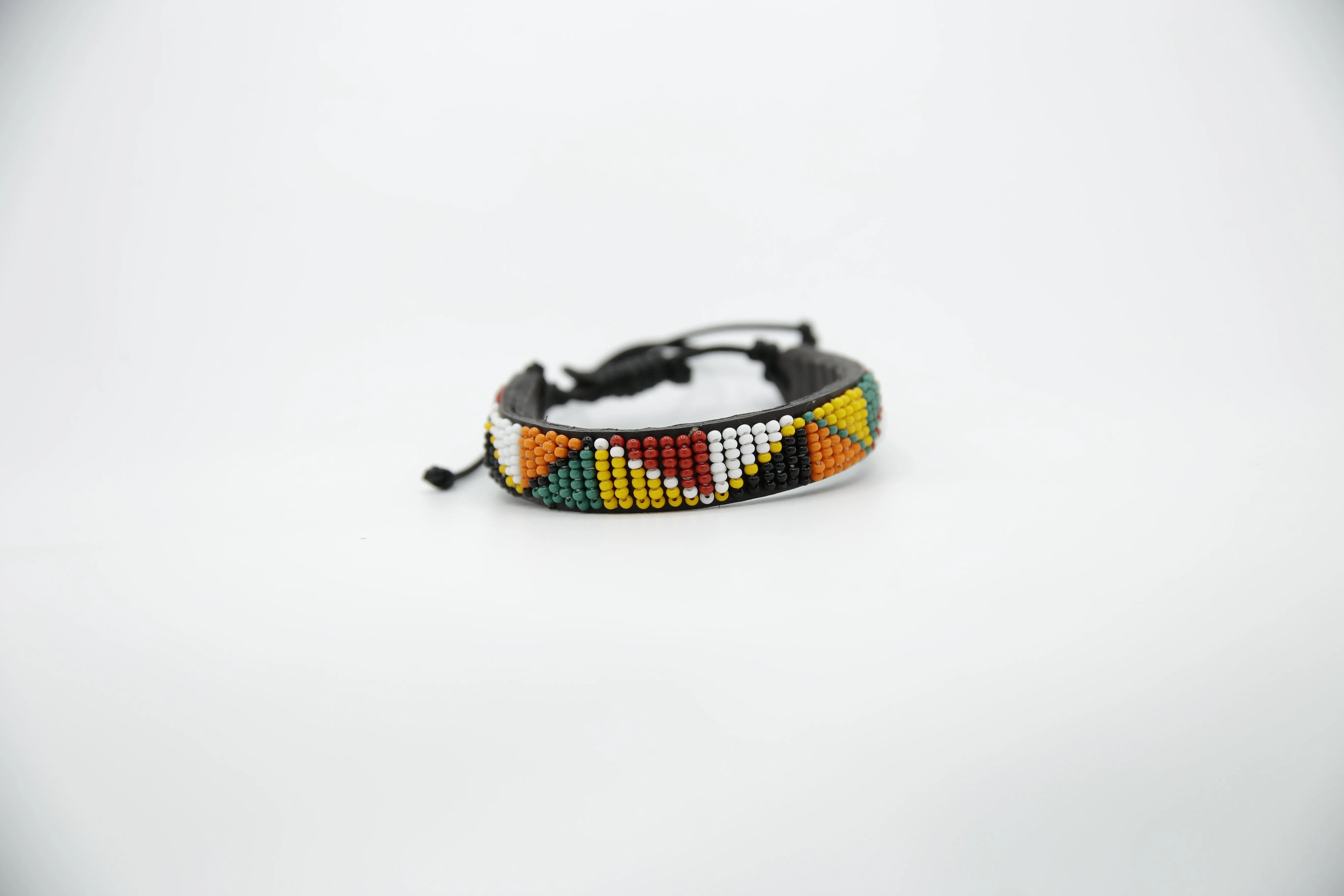 Maaai Beaded Bracelet 33 - Adjustable Cord