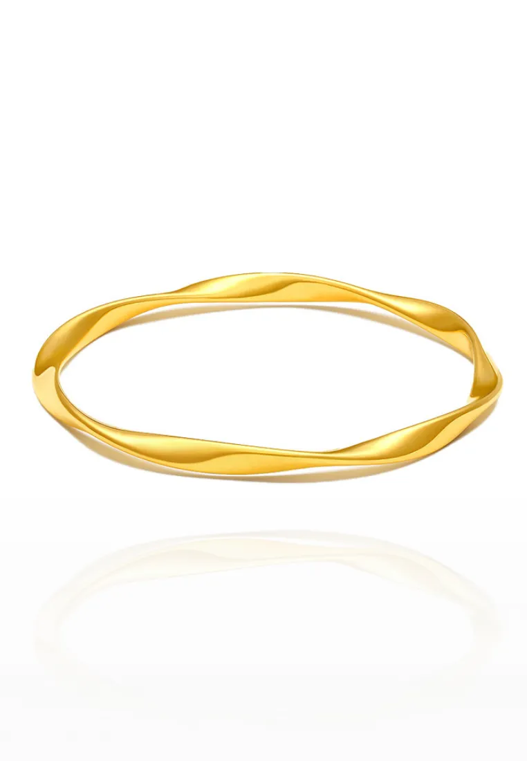Oriana Curve Shape Bangle