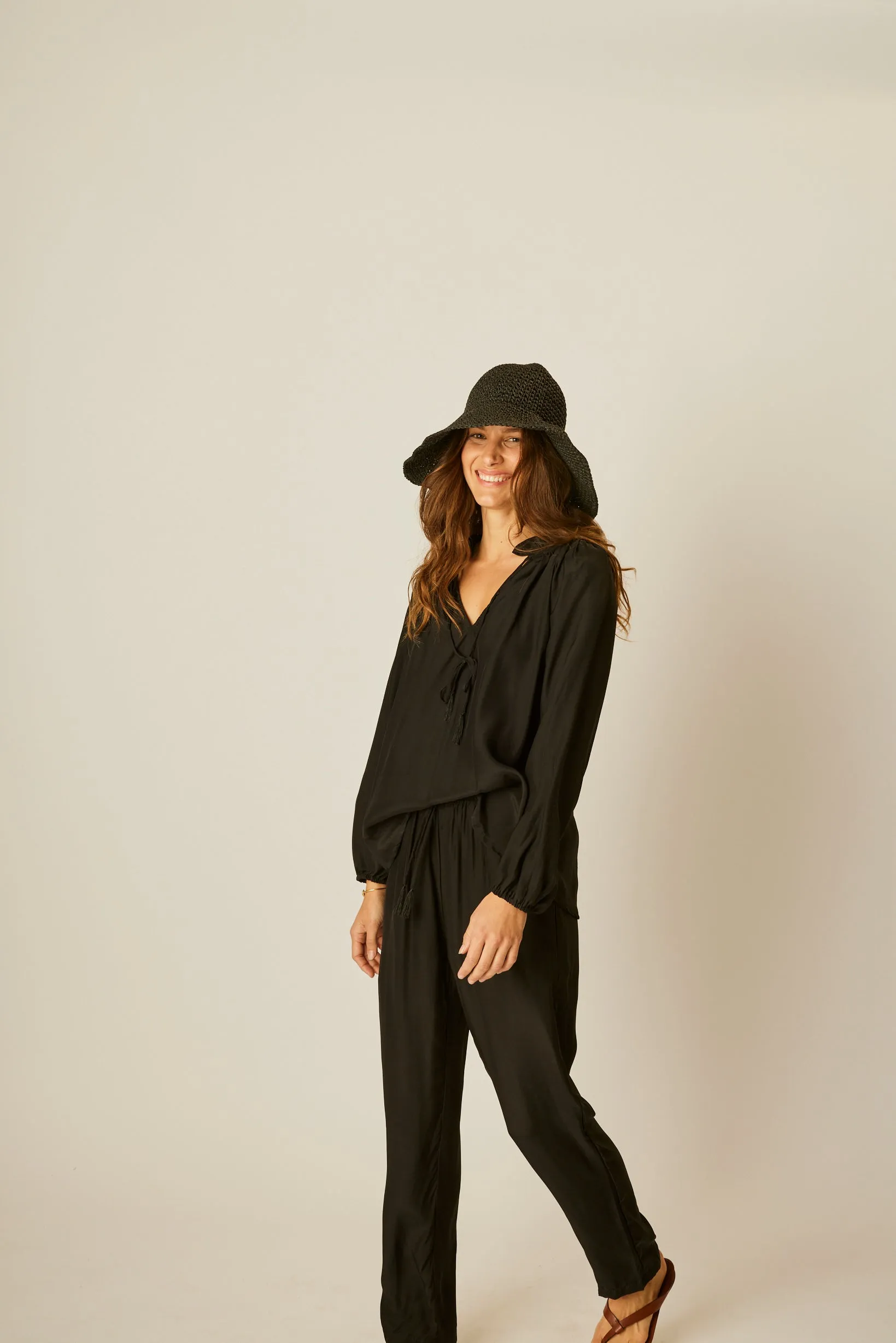 STRAW BUCKET HAT