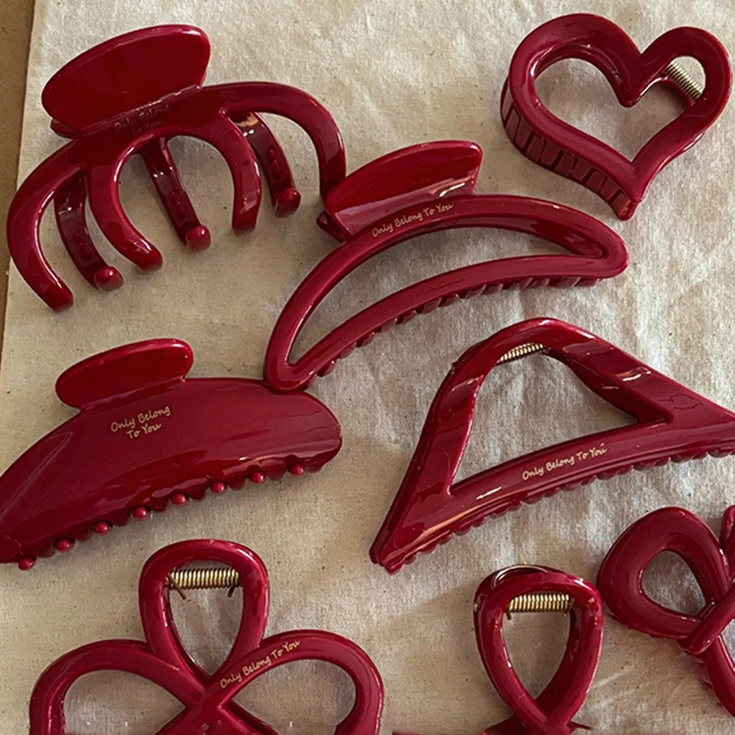 TAVIMART  -  Wine Red Geometry Hair Claw Shark Clip For Woman 13cm Large Crab Clip Versatile Hairpin Fashion Love Heart Hair Accessories