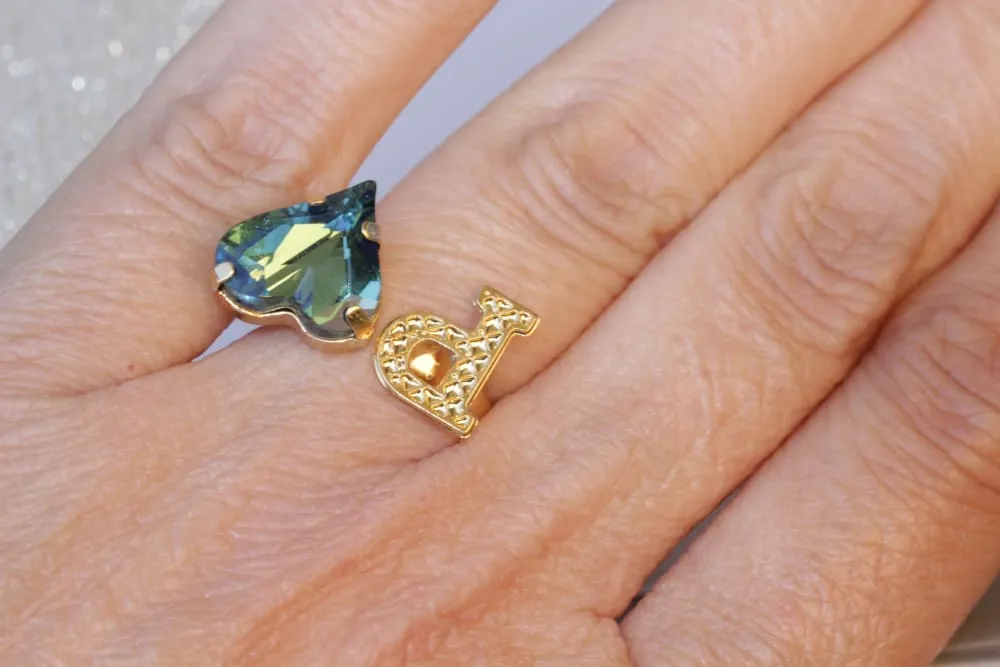 WHITE HEART RING